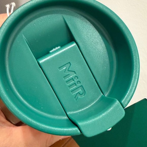 Starbucks 2025 Holiday X Hello Kitty Collection cups - Picture 5 of 5